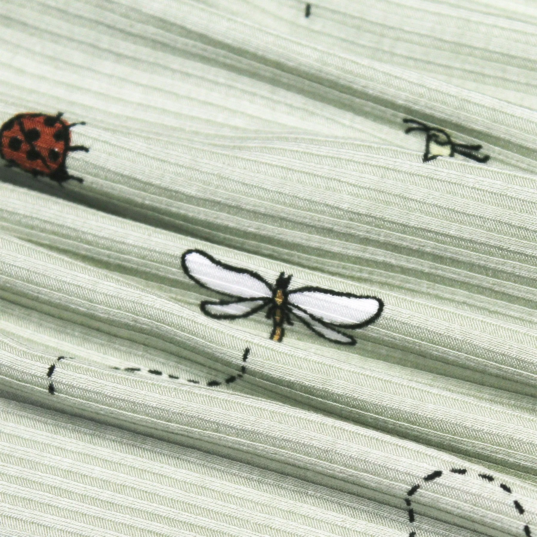 Bugs Small Ribbed Youth Blanket