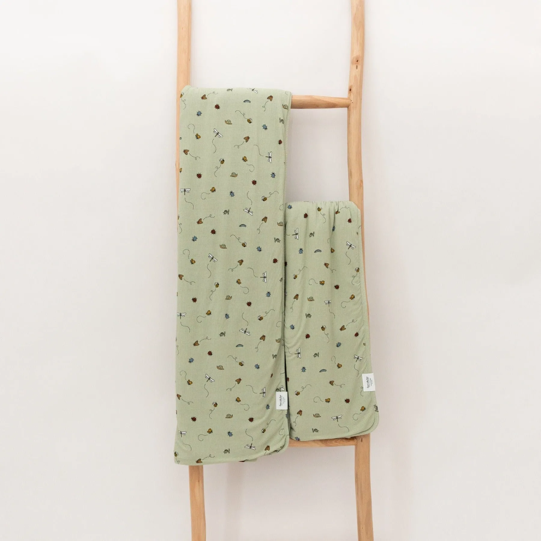 Bugs Small Ribbed Youth Blanket